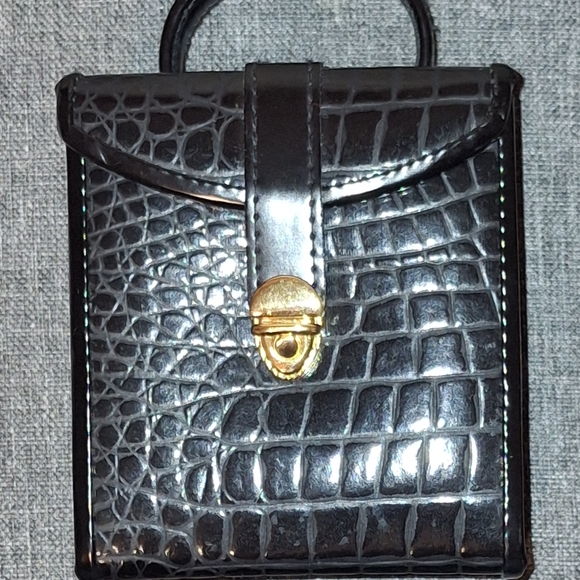 Source Unknown Jewelry - Elegant Black Croc-Embossed Travel Jewelry Case